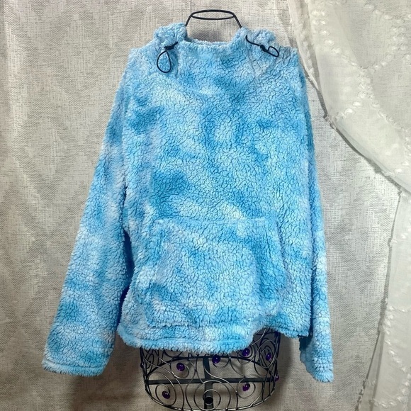 PINK Victoria's Secret Jackets & Blazers - PINK Victoria's Secret blue Tie Dye Cloud Sherpa Sweater size L